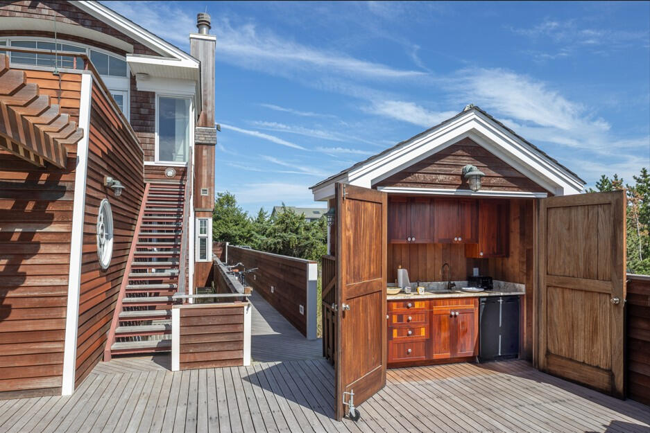 Poolside Kitchen and Pantry Facing Due North - Great South Bay